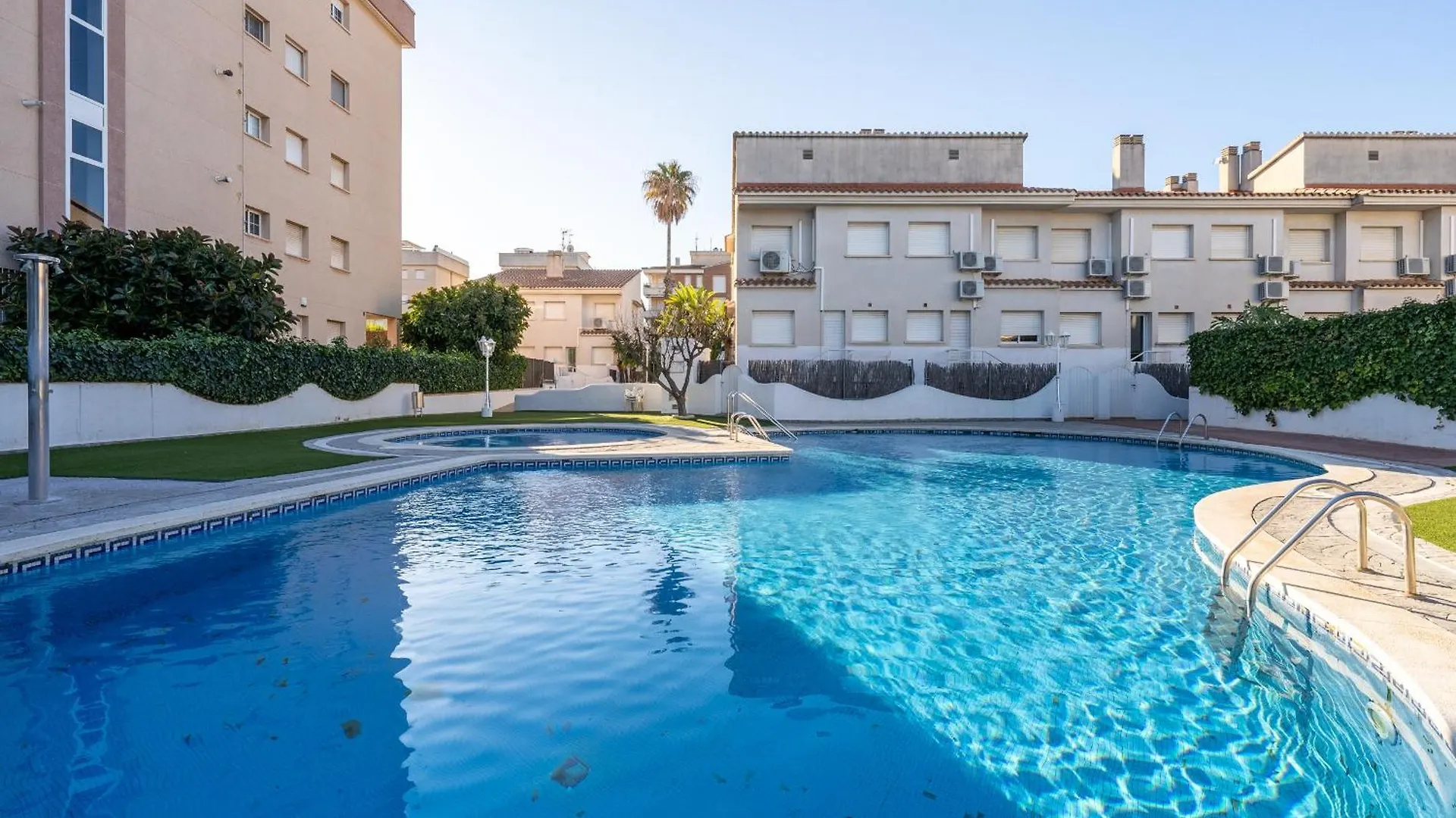Hauzify I Casa Jaume Soler Villa Calafell Holiday home