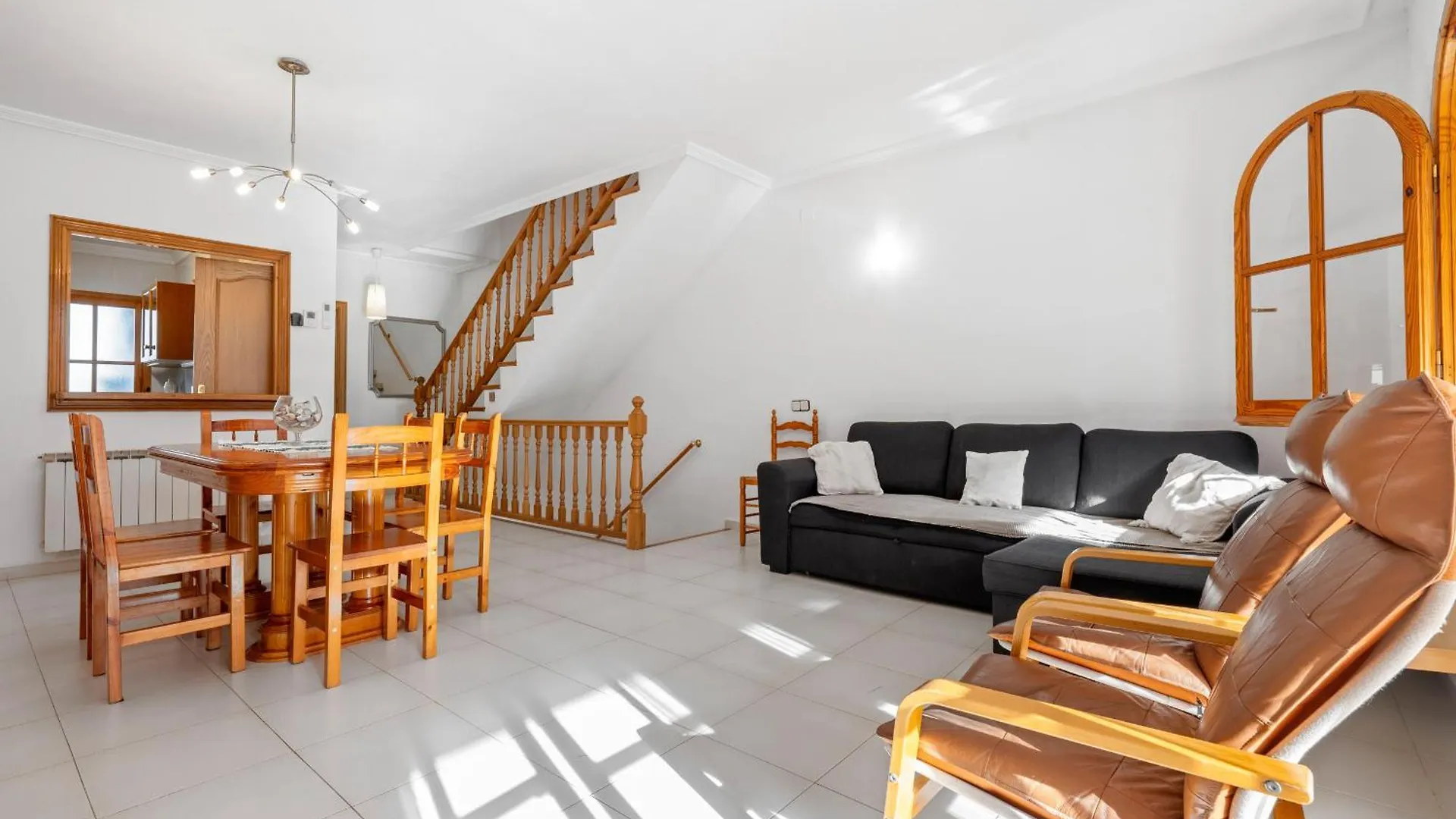 Hauzify I Casa Jaume Soler Villa Calafell Holiday home