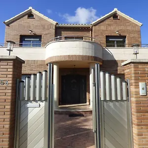 Chalet Moderno Con Piscina En Сasa de vacaciones